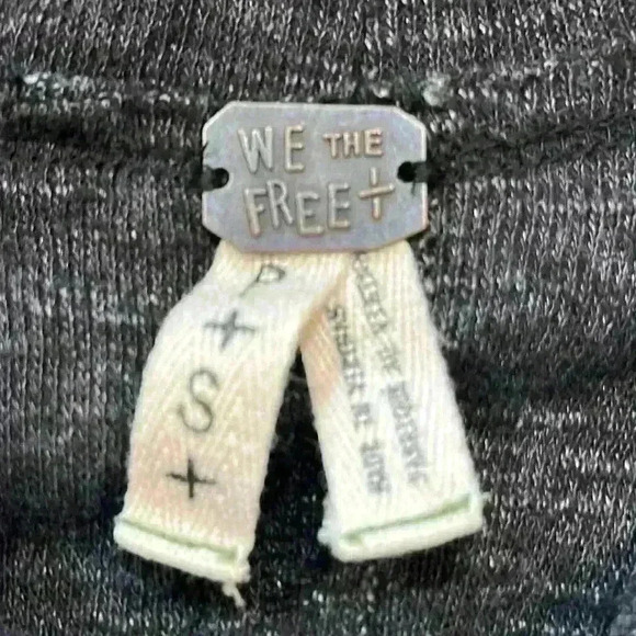 We The Free/ Free People Split Back Turtleneck Sweater - Picture 5 of 6